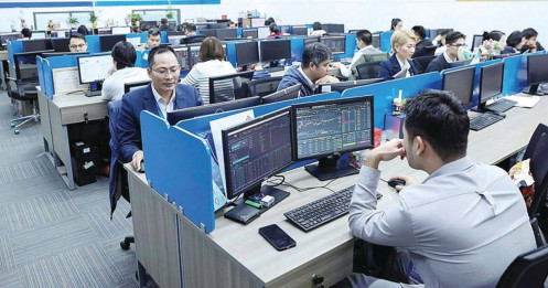 Loạt cổ phiếu hút sự chú ý phiên 3/8