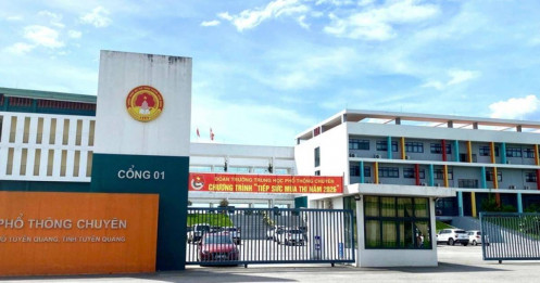 Họp báo vụ gian lận điểm thi Tuyên Quang
