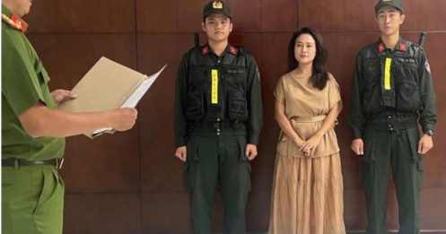 Ca sĩ Phương Diễm Huyền bị khởi tố
