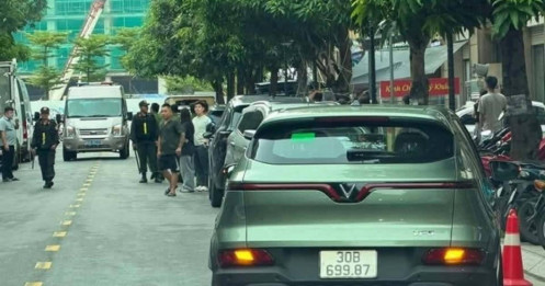 Công an xuất hiện tại nhà Huấn Hoa Hồng