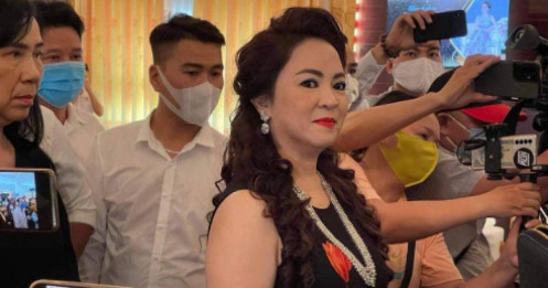 Tưởng chỉ "share cho vui", người đăng lại livestream bà Nguyễn Phương Hằng có thể đối mặt điều gì?