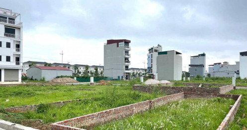 Đất nền hết thời lướt sóng?