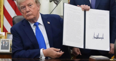 Lo ngại về sắc lệnh siết luật 'sinh ở Mỹ là công dân Mỹ' của ông Trump