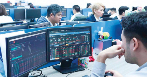 Lợi nhuận tăng 25,6%, tiền sẽ tìm đến đâu?