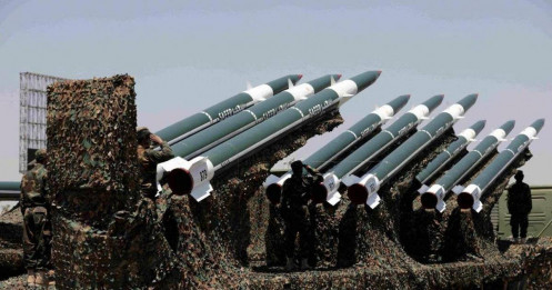 Houthi đánh nhà máy dầu Saudi, giá dầu lại nóng?