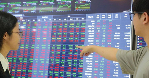 VN-Index tăng 8,7 điểm, thanh khoản vẫn “nguội”