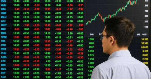 Khối ngoại bán mạnh TCB, VHM trong phiên 10/8