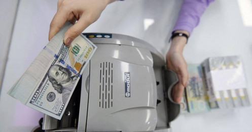 Giá USD ngân hàng lao dốc