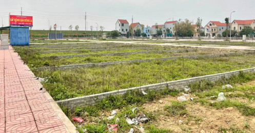 Cắt giá 65%, đất nền vẫn khó tìm người mua