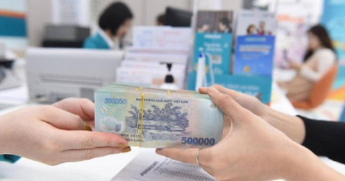 Ngân hàng đồng loạt hạ lãi vay: Tiền đang được “đẩy” ra nền kinh tế?