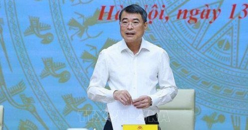 Giảm lãi suất hay chấp nhận mất “room”?