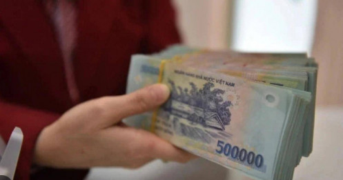 Gửi tiết kiệm ngày càng hấp dẫn, chứng khoán lại thêm áp lực