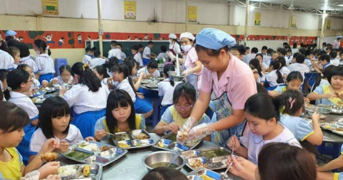 Thủ tướng yêu cầu trường học công khai bữa ăn của học sinh