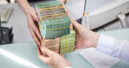 Lãi vay cao, bất động sản chịu sức ép