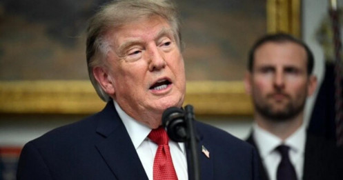 Ông Trump tuyên bố “chiến tranh kinh tế” với Iran