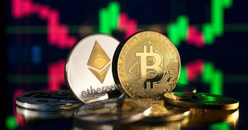Bitcoin bật tăng 23%, thị trường đổi chiều?