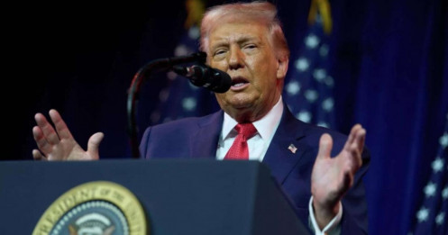 Tổng thống Mỹ Trump bất ngờ tuyên bố muốn chấm dứt xung đột tại Ukraine