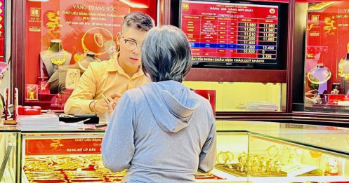 Giá vàng “thổi phồng” doanh thu bán lẻ?