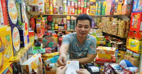 Xuất hóa đơn gói mì, chai nước: Giải pháp nào giảm gánh nặng cho hộ kinh doanh?