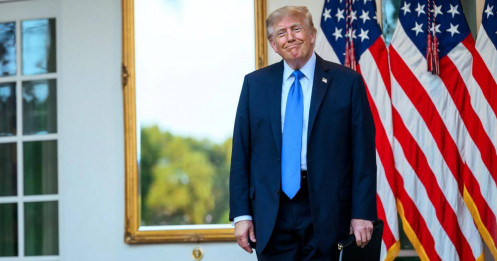 Trump tuyên bố chủ quyền với….mặt trăng