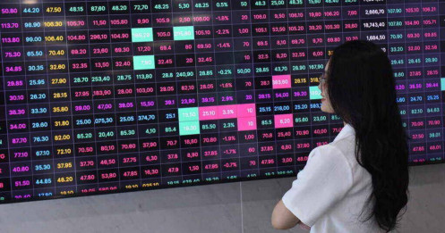 Dòng tiền gọi tên BSR, VPB