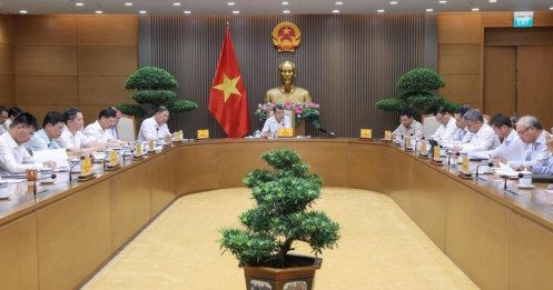 Thủ tướng: Cắt giảm tối đa các khâu trung gian, giảm chi phí, bảo đảm đủ xăng dầu trong mọi tình huống