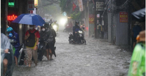 Hà Nội xuất hiện hàng loạt điểm ngập