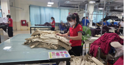 Nhập siêu chạm kỷ lục 23,5 tỷ USD: Điều gì đang xảy ra với cán cân thương mại?