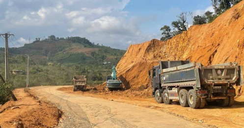 Vật liệu tăng, nhà thầu "mắc kẹt"