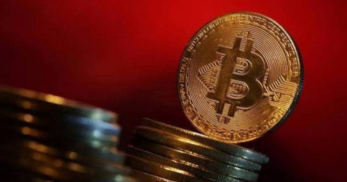 Bitcoin tăng hơn 30% sau một tháng