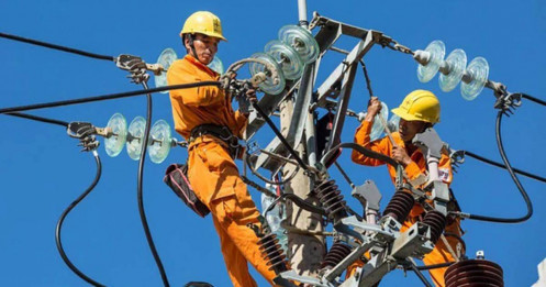 EVN hết lỗ, giá điện đổi chiều?
