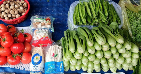 Giá rau củ tăng khi mưa kéo dài