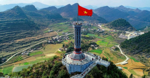 Bầu Hiển muốn nghiên cứu quy hoạch khu phố cổ Đồng Văn - cột cờ Lũng Cú 6.000 ha