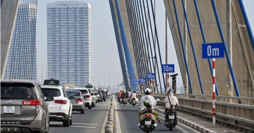 Cầu Nhật Tân “siết khoảng cách”: 3 làn ô tô cùng chạy tối đa 80 km/h