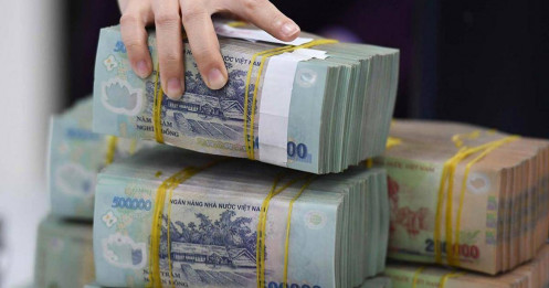 Chọn tiền gửi hay cổ phiếu?