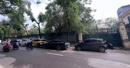 Bỏ cọc khu “đất vàng” Cao Bá Quát, doanh nghiệp nhận lệnh cấm đấu giá 18 tháng