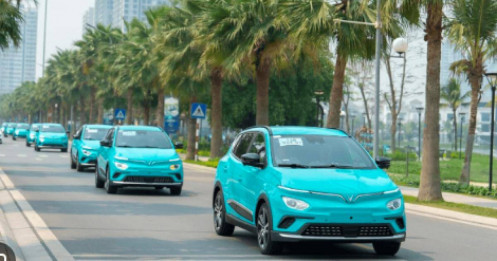 Cứ 10 xe taxi hiện nay thì hơn 7 xe là xe điện của tỷ phú Phạm Nhật Vượng