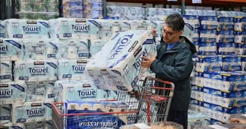 Niềm tin tiêu dùng Mỹ rơi xuống đáy 12 năm