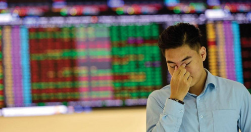 Nóng phiên cuối tháng: Tự doanh CTCK bán gần 500 tỷ một cổ phiếu ngân hàng