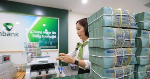 "Sóng ngầm" lãi suất trên thị trường chứng khoán