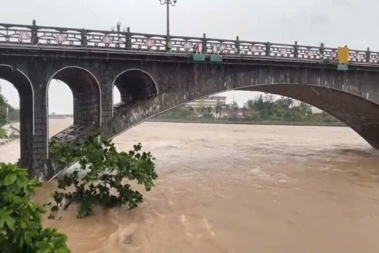 Lũ trên sông sau bão số 1 có thể dâng tới 6m, 8 tỉnh khẩn trương ứng phó