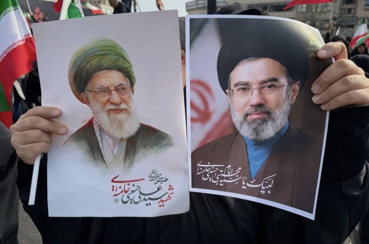 Lãnh tụ Tối cao Iran không xuất hiện tại lễ tang cha