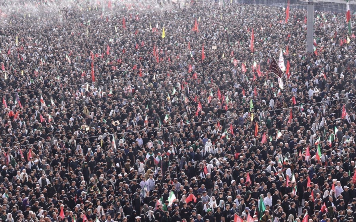 Lãnh tụ Tối cao Iran không xuất hiện tại lễ tang cha