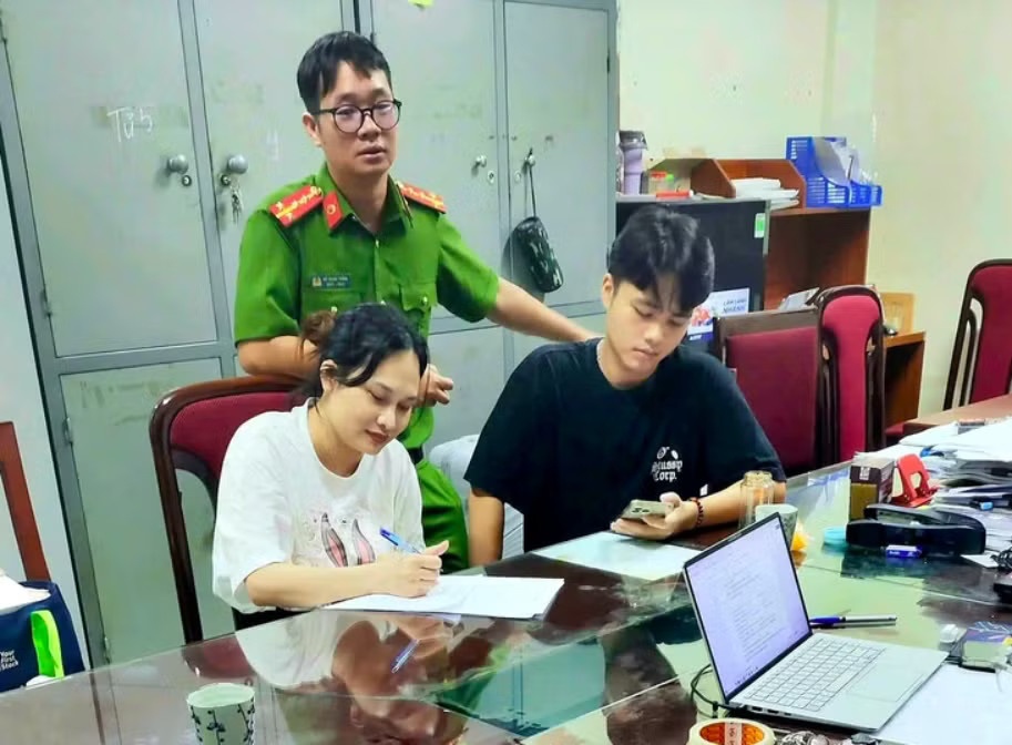 143 miếng vàng của Mr Hunter từ đâu?