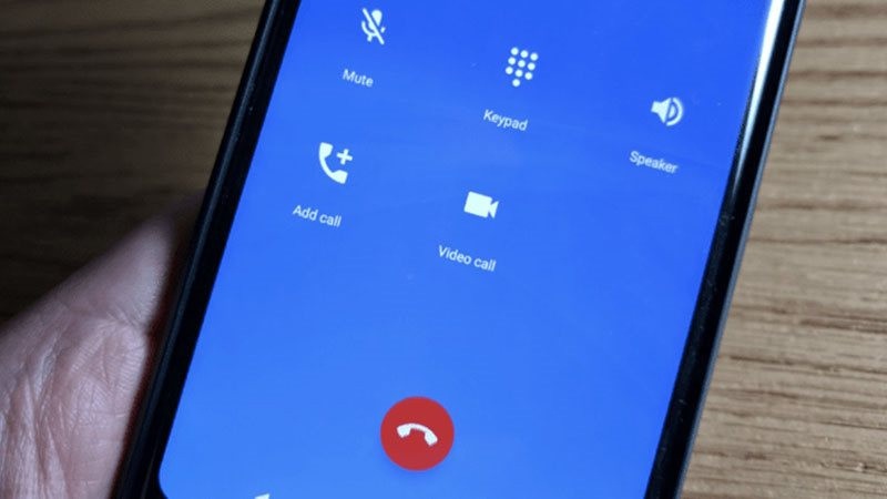 Chỉ một cuộc gọi video, tài khoản có thể "bốc hơi"