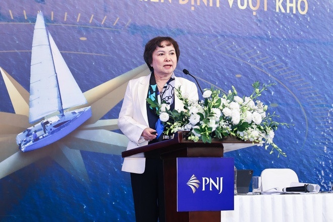 PNJ tính mua cổ phiếu sau cú sốc giảm sàn