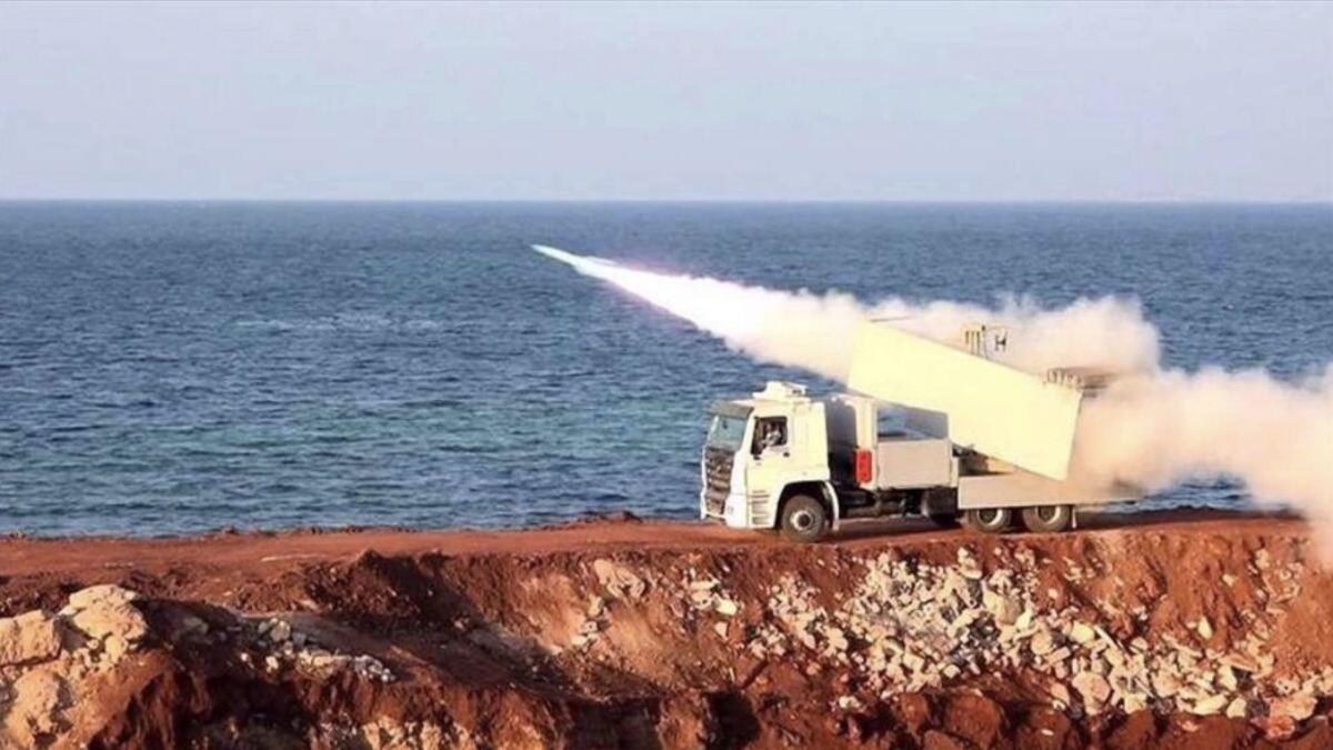 Iran công bố khoảnh khắc phóng tên lửa về phía căn cứ Mỹ