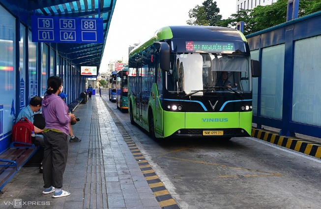Đề xuất quảng cáo trở lại trên thân xe buýt ở TP HCM