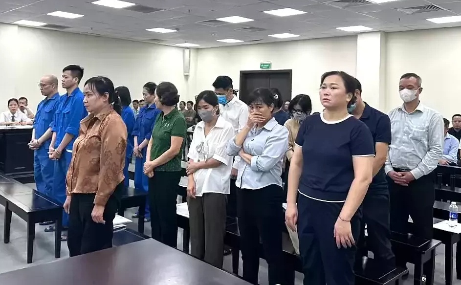 Loạt cựu cán bộ Sở Y tế Hà Nội nhận tiền, cấp phép sai 686 phòng khám, tiệm thuốc