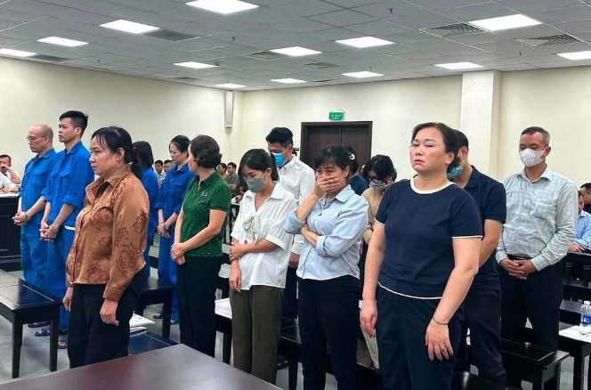 Sếp trong vụ nhận hối lộ ở Sở Y tế Hà Nội khai 'nể lắm' mới cầm tiền